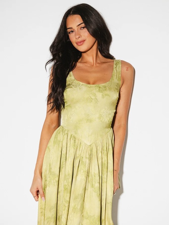 Sleeveless Maxi Dress with Flowing Pleated Skirt - Picture 2 of 6